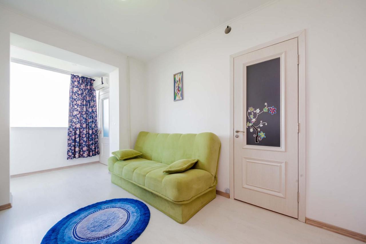 Ferienwohnung Fantastic View On Chisinau Center - Super Fast Wifi - Two Botanical Gardens - 2Br Exterior foto