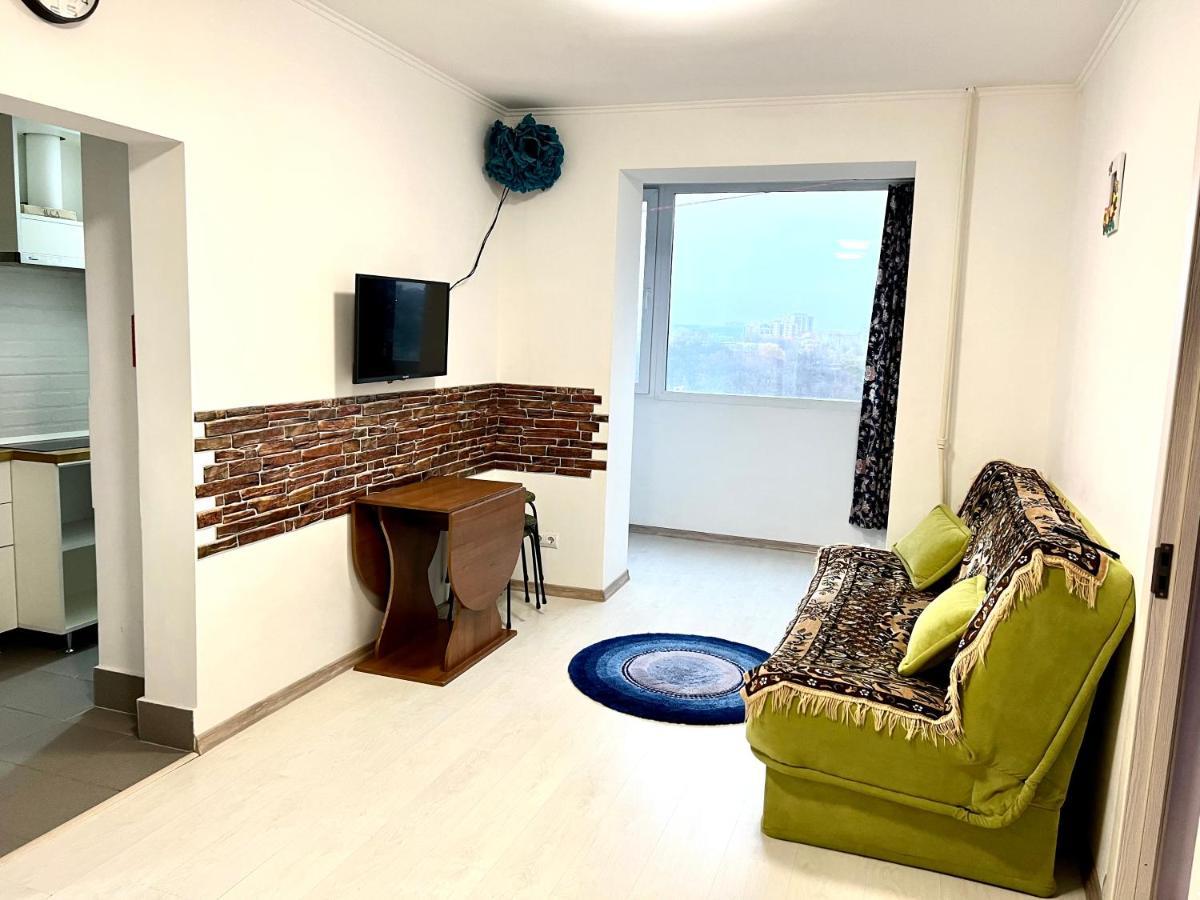 Ferienwohnung Fantastic View On Chisinau Center - Super Fast Wifi - Two Botanical Gardens - 2Br Exterior foto