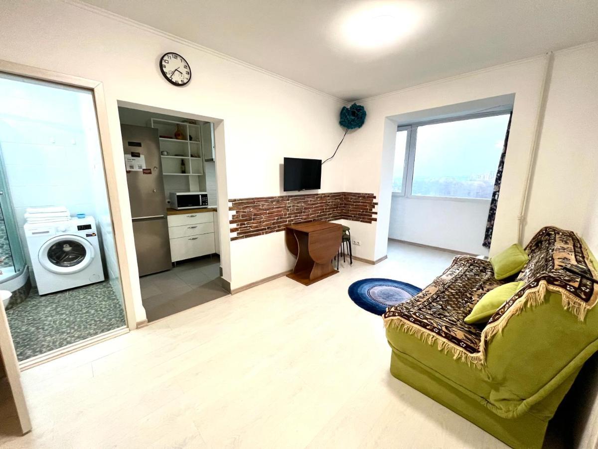 Ferienwohnung Fantastic View On Chisinau Center - Super Fast Wifi - Two Botanical Gardens - 2Br Exterior foto