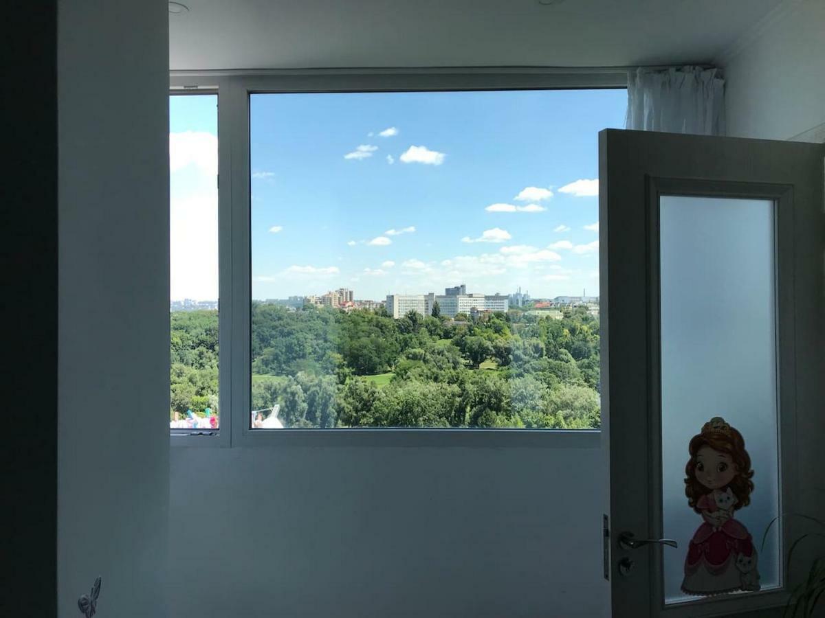 Ferienwohnung Fantastic View On Chisinau Center - Super Fast Wifi - Two Botanical Gardens - 2Br Exterior foto